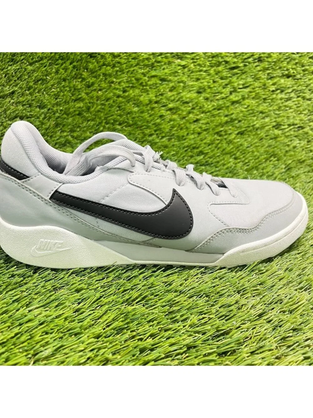 Nike Terra Manta Boys Size 5.5Y Gray Black White Athletic Running Shoes Sneakers